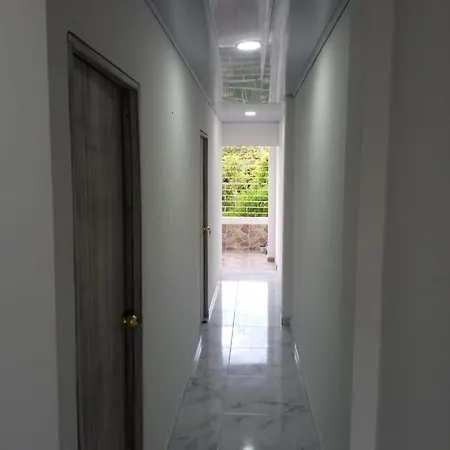 Y Cerca A Marbella Hostel
