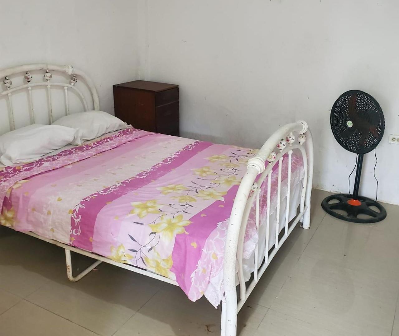 Hostal Y Cerca A Marbella