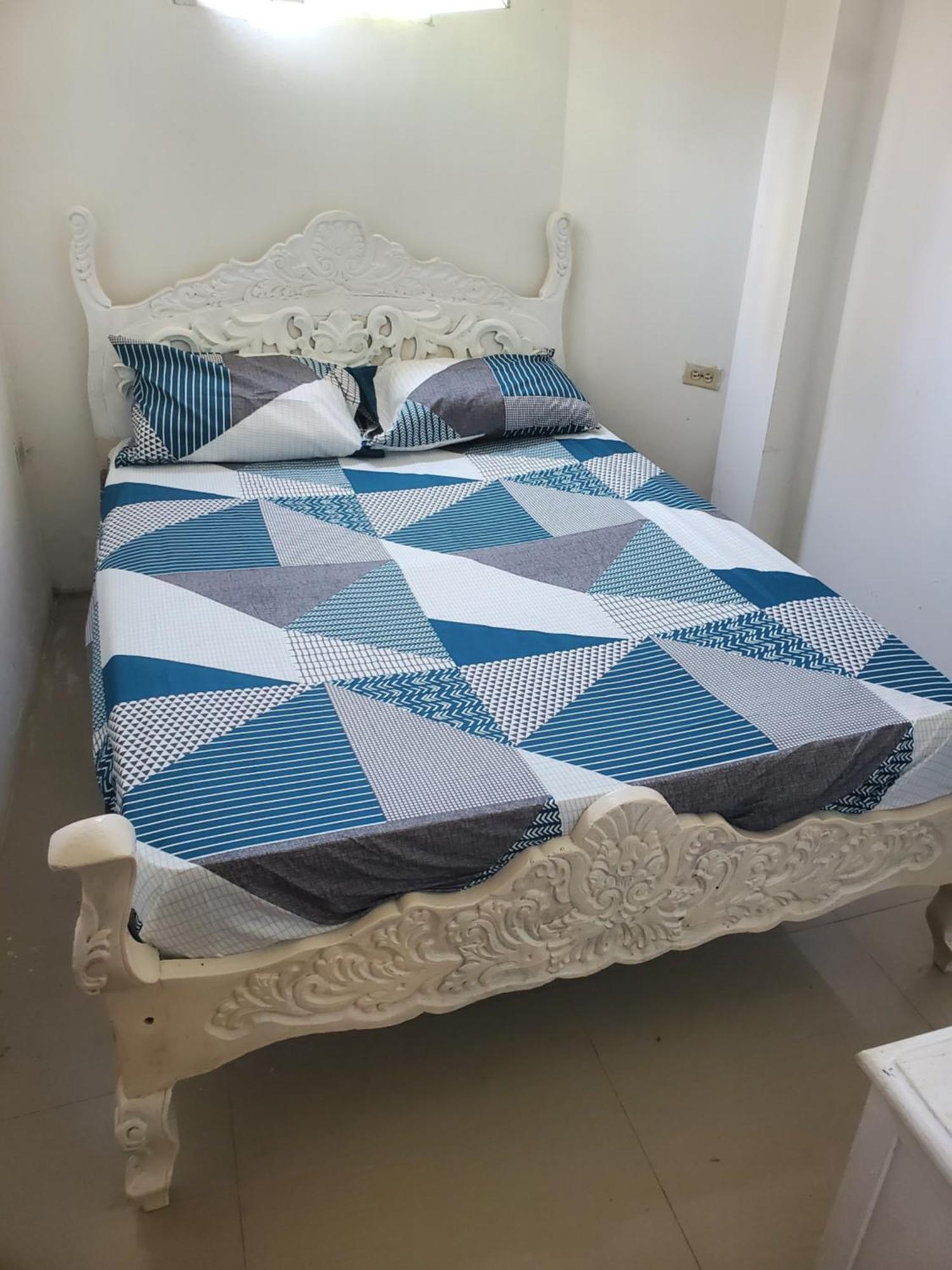 Y Cerca A Marbella *